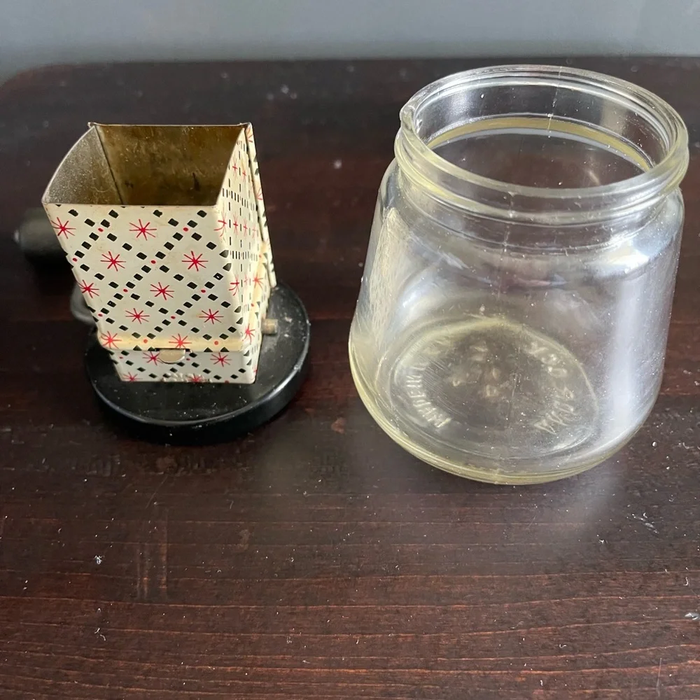 Androck nut‎ and spice grinder vintage starburst pattern
